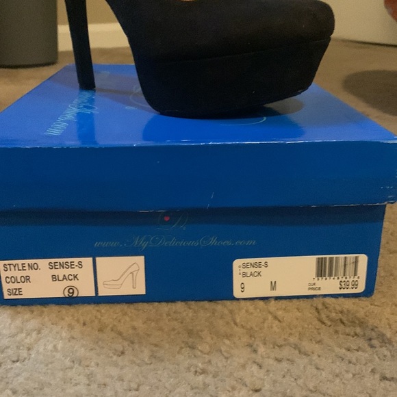 Heels - Picture 2 of 4